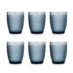 Vasos de cristal originales de colores y relieves distintos combinados en la misma mesa: Bidasoa, Luminarc y Bormioli Rocco