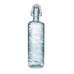Una jarra de cristal como elemento funcional y decorativo