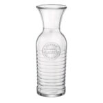 Una jarra de cristal como elemento funcional y decorativo