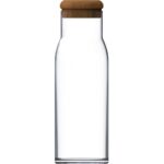 Una jarra de cristal como elemento funcional y decorativo