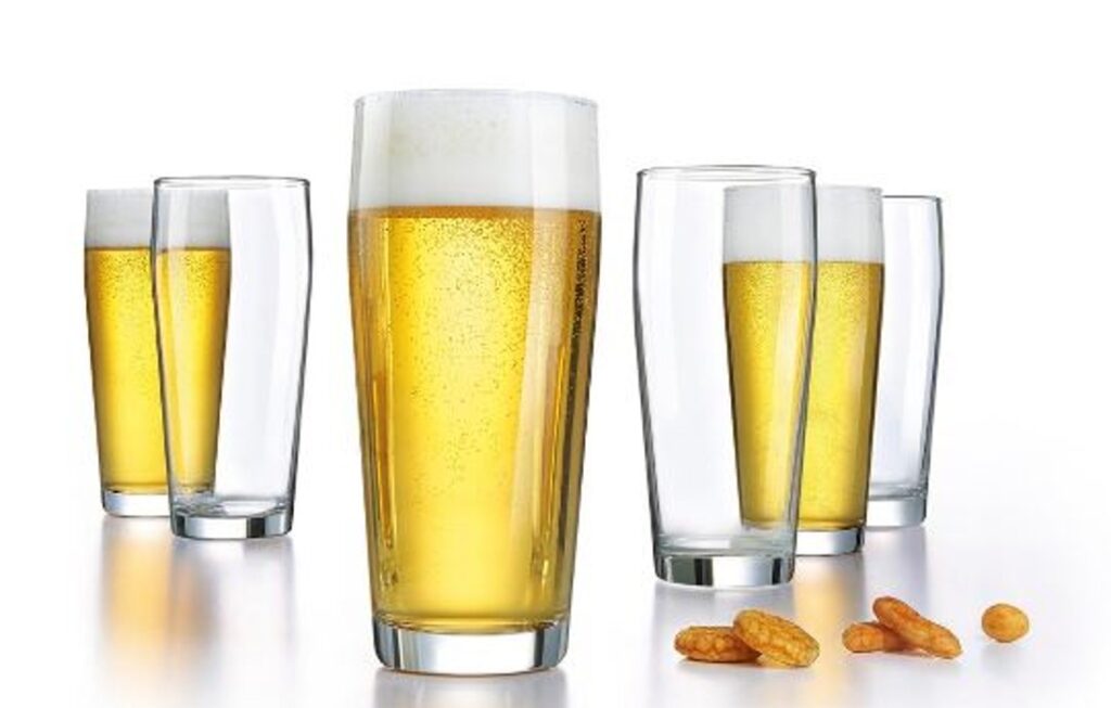 Mejorar la experiencia de sabor es fácil usando copas y vasos de cerveza