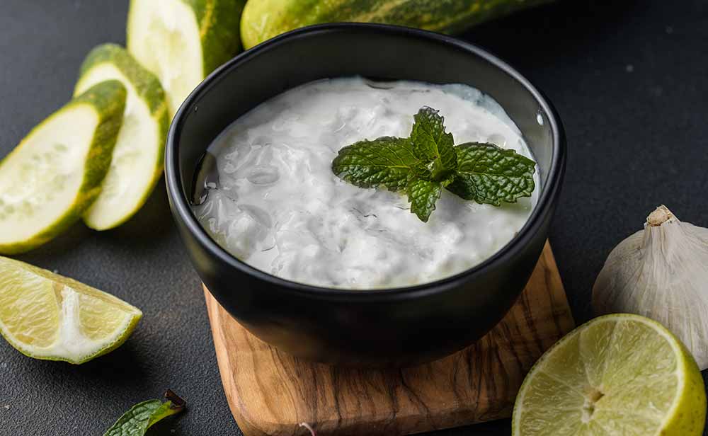 Tzatziki griego y Pan Naan (el pan indio sin horno)