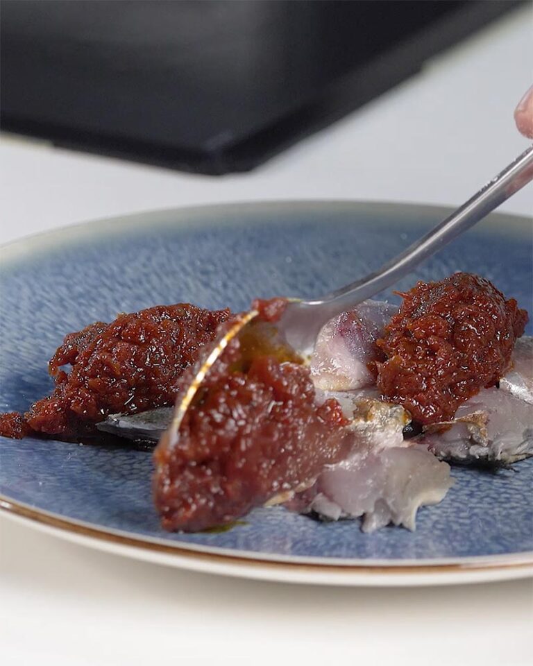 Preparación de la caballa en tomate
