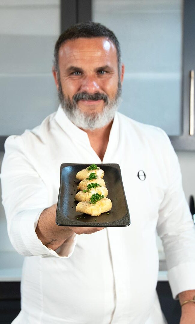 Cazón en adobo: receta tradicional marinera con el toque de Ángel León