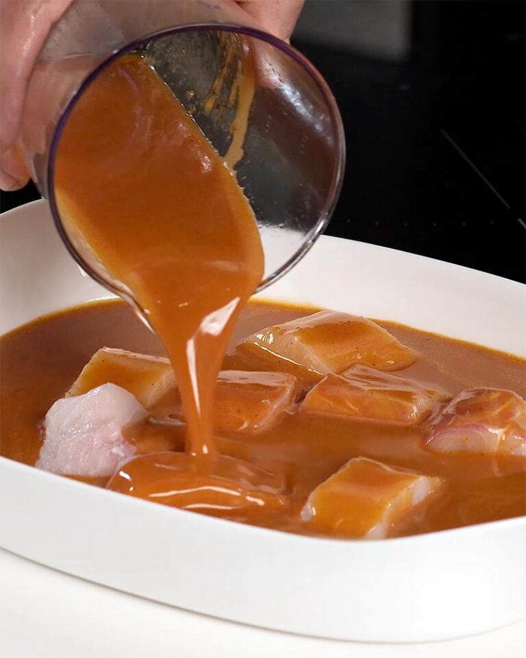 Preparación del cazón en adobo