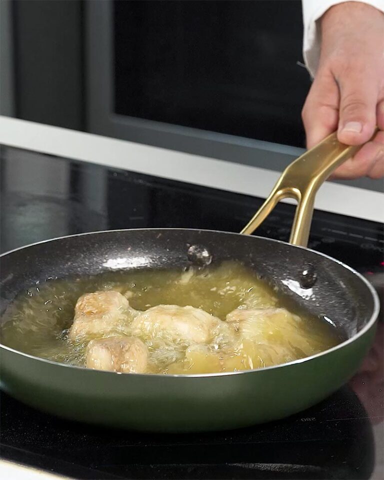 Preparación del cazón en adobo