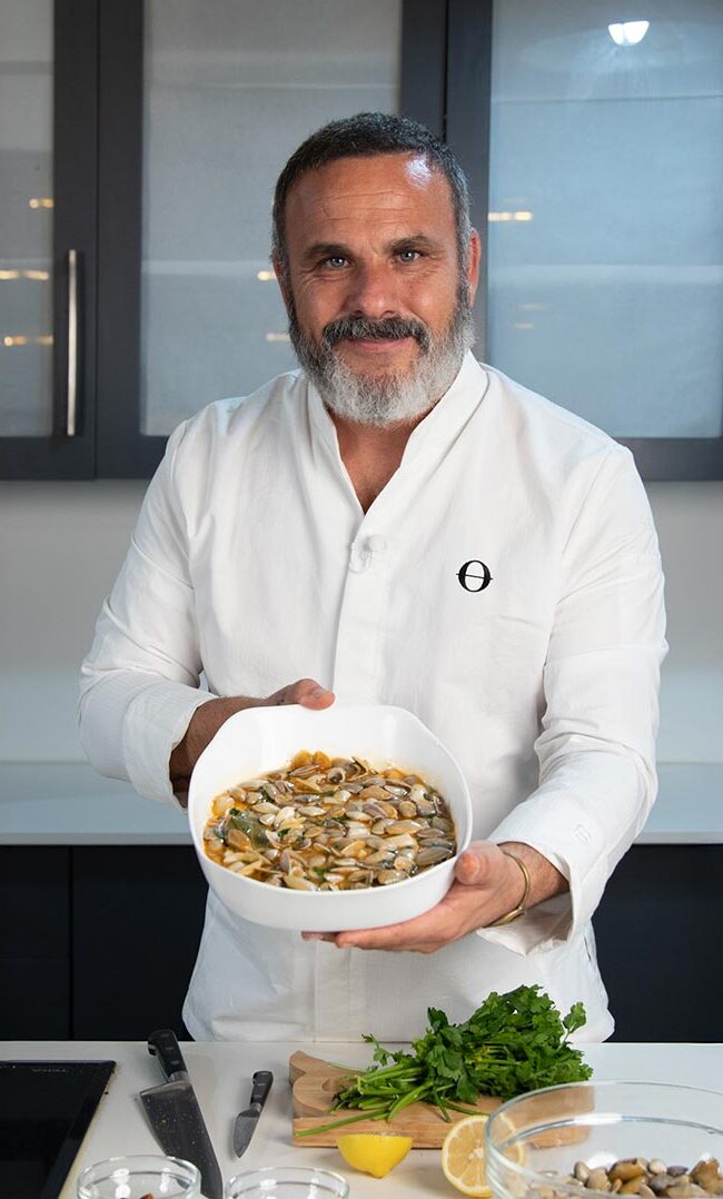 Coquinas a la marinera by Chef del Mar ***Michelin