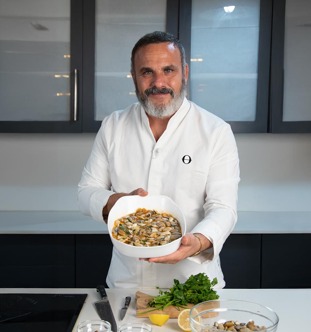 Coquinas a la marinera by Chef del Mar ***Michelin