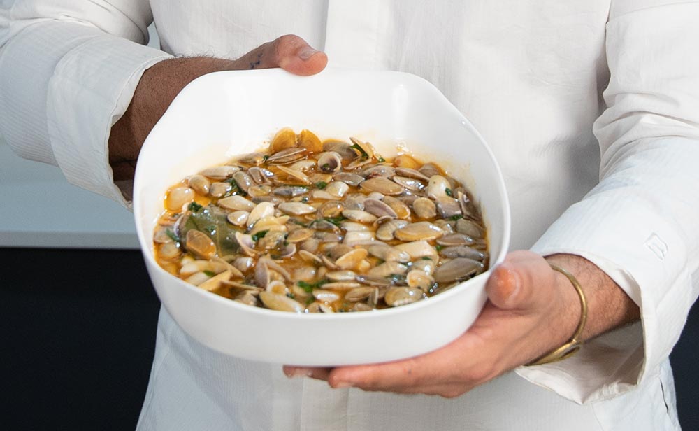 Coquinas a la marinera by Chef del Mar ***Michelin