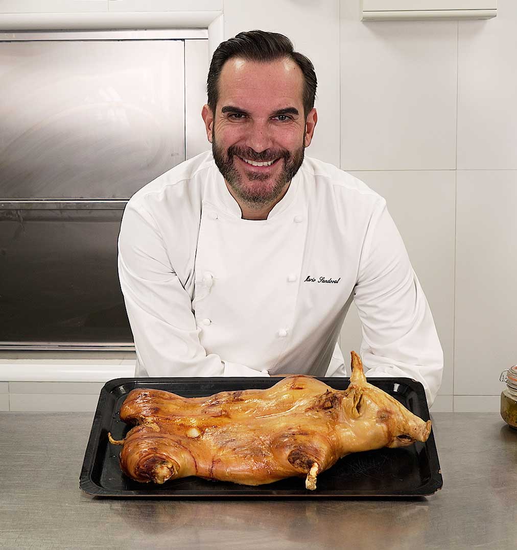 El Famoso Cochinillo Asado del Chef Mario Sandoval