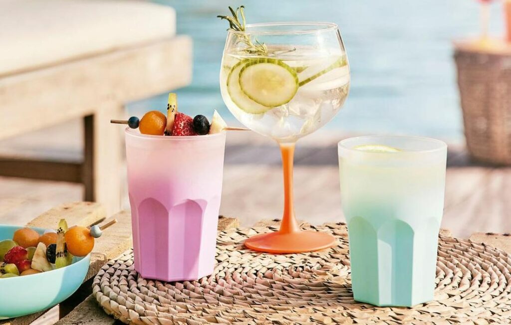 vasos de cristal de colores para hostelería